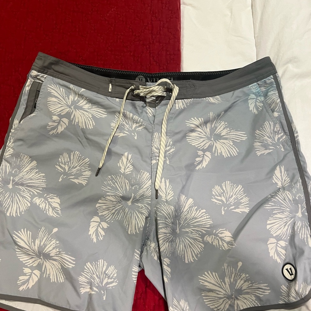 Vuori men’s swim trunks size 38